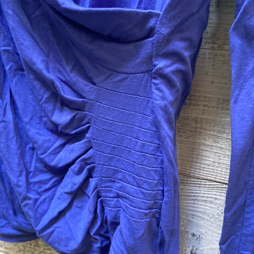 🏷 Soft Surroundings | Surplice/Faux-Wrap Long-Sleeved V-Neck Top - M, Blue - Picture 4 of 8
